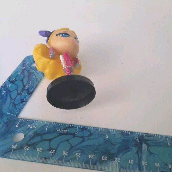 Tokidoki Barbie Blonde Rock Star Mini Figure w/ Mic – Mystery Blind Box - Picture 6 of 8